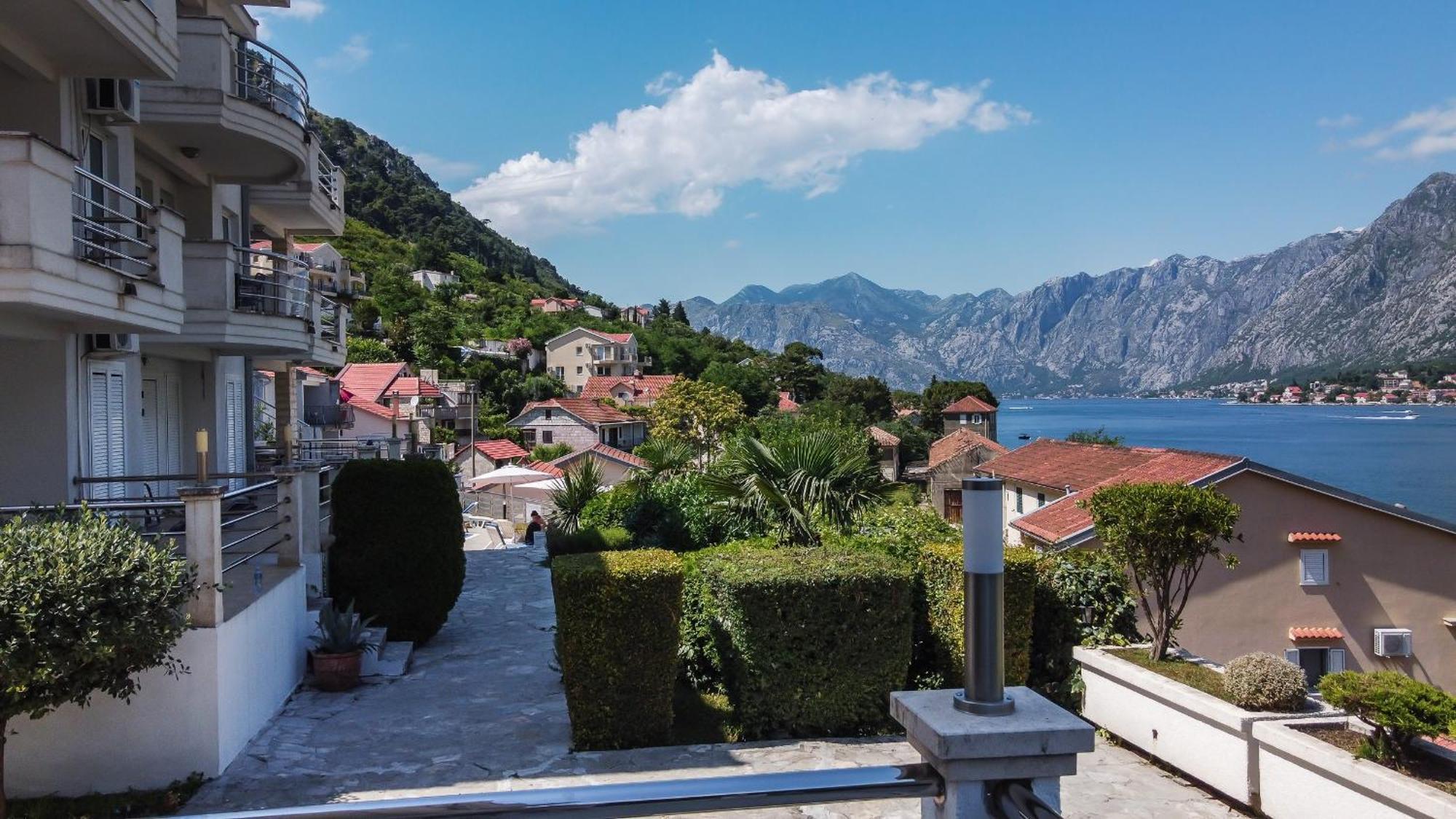 Chillout Apartment In Kotor Bay Экстерьер фото