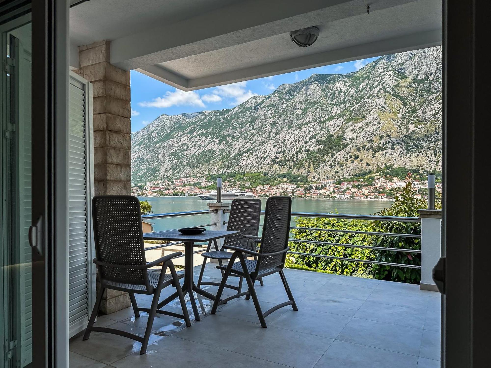 Chillout Apartment In Kotor Bay Экстерьер фото